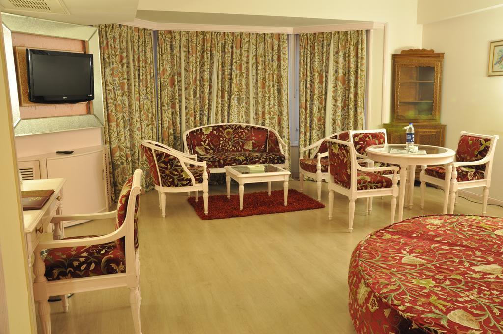 מלון K C Residency, ג'אמו מראה חיצוני תמונה